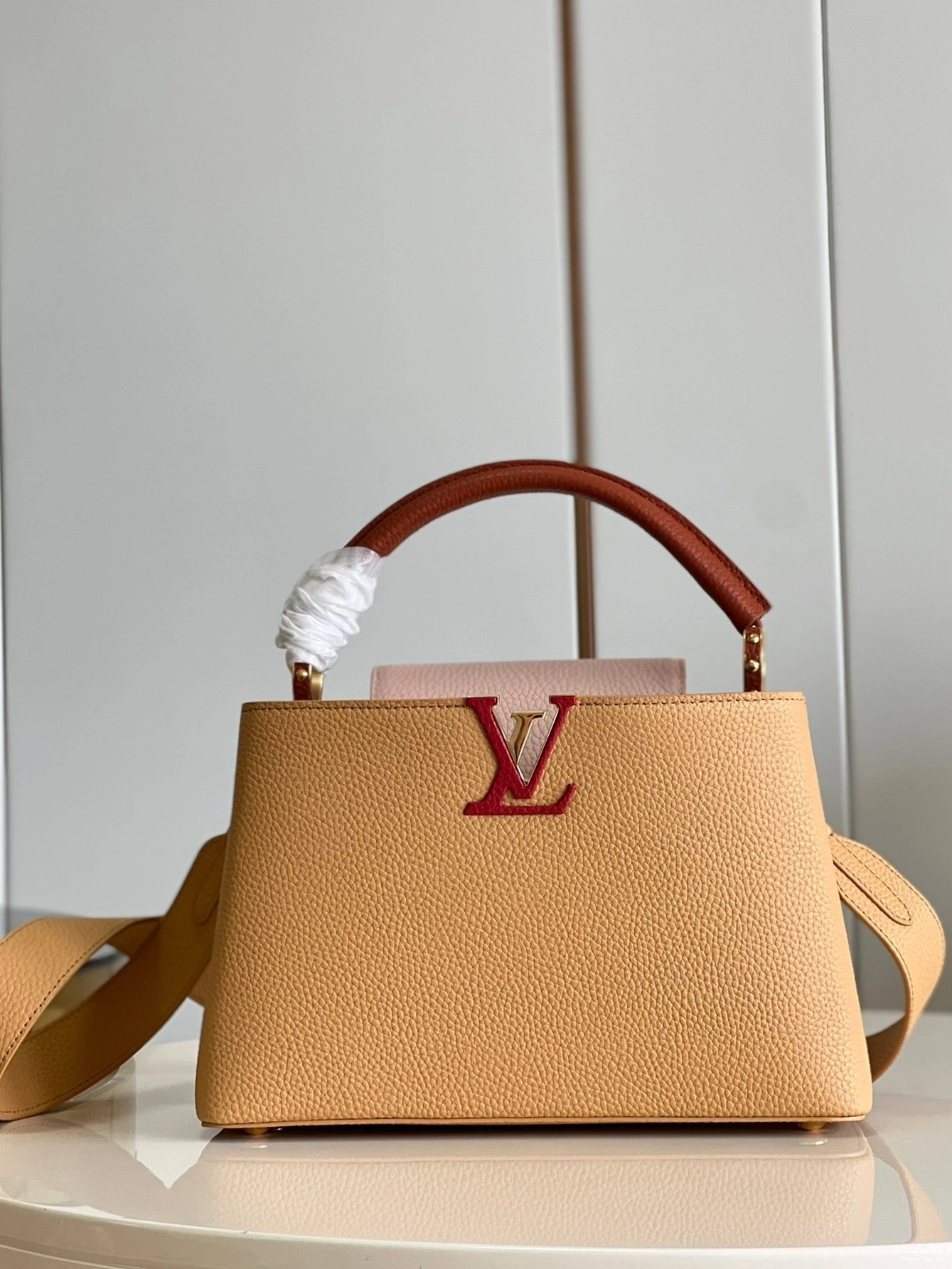 First bag ru LOUIS CAPUCINES VUITTON MM 0803